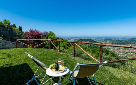 Villa Elena 9+1: Horisont, Landskab, Hill Station, Sollys, Udendørs Møbler, Eco Hotel, Arkivbilleder