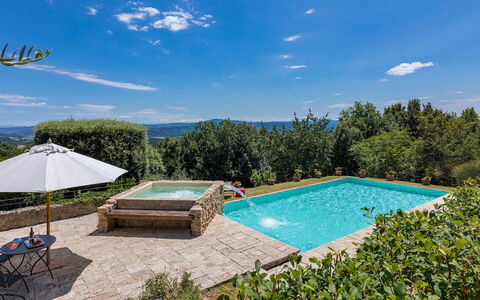 Villa Il Cedro 10+1: Blå, Svømmepøl, Have, Water Feature, Udvej, Landscaping, Backyard, Eco Hotel, Flise, Skygge