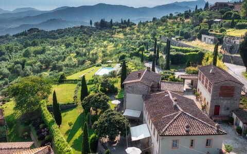 Villa Primo Sole 22: Highland, Bakke, Hus, Landskab, Hill Station, Tag, Landdistrikt, Estate, Landsby, Sommerhus
