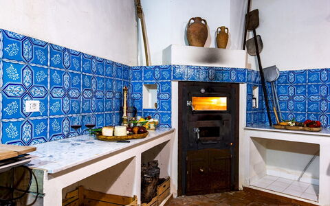 Villa Alba 12: Gulvbelægning, Flise, Værelse, Køkken, Design, Komfur, Komfur, Køkken Apparat, Countertop, Stueplante