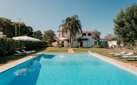 Villa Demal 8+2: Svømmepøl, Udvej, Hacienda, Thermae, Estate, Fritid, Eco Hotel, Villa, Hotel, Skygge