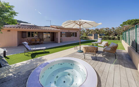 Villa Gea 8: Svømmepøl, Udvej, Udendørs Møbler, Fritid, Paraply, Eco Hotel, Skygge, Estate, Gårdsplads, Gårdhave