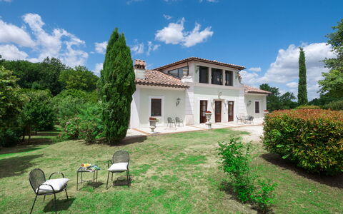 Tenuta Astolfi 12+3: Træ, Hus, Hjem, Boligområde, Tag, Busk, Arkitektur, Estate, Sommerhus, Stuehus