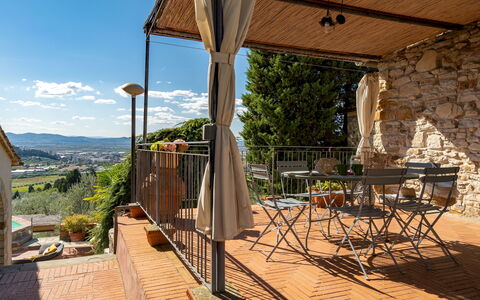 Torre al Poggio 8: Altan, Veranda, Stol, Udendørs Møbler, Dæk, Skygge, Gelænder, Blomsterkrukke, Eco Hotel, Stueplante