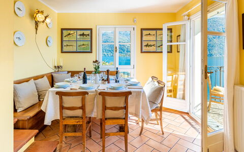 Villa Rivetta 6+2: Møbel, Indretning, Gulvbelægning, Træ, Etage, Loft, Bord, Spisestue, Stol, Køkken & Spisebord