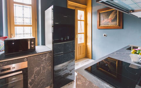Torre Pirandello 6: Køkken, Indretning, Træ, Gulvbelægning, Køkken Apparat, Countertop, Større Bandage, Etage, Cabinetry, Møbel