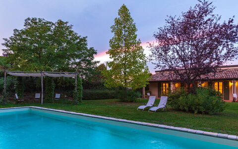 La Tana del Ghiro 18: Svømmepøl, Udvej, Estate, Stuehus, Have, Backyard, Hacienda, Lawn, Eco Hotel, Skygge