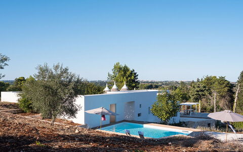 Trullo Santa Pazienza 6+3: Svømmepøl, Kompositmateriale, Skygge, Estate, Landscaping, Eco Hotel, Villa, Udendørs Møbler, Stuehus