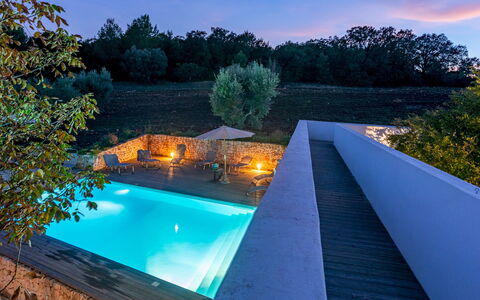 Trullo Santa Pazienza 6+3: Svømmepøl, Blå, Kompositmateriale, Udvej, Estate, Eco Hotel, Skumring, Water Feature, Afspejling, Landscaping