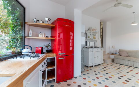 Trullo Santa Pazienza 6+3: Køkken, Køkken Apparat, Indretning, Større Bandage, Gulvbelægning, Countertop, Møbel, Husholdningsapparat, Etage, Cabinetry