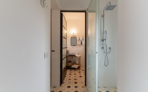 Trullo Santa Pazienza 6+3: Gulvbelægning, Væg, Indretning, Etage, Badeværelse, Sanitærarmatur, Loft, Værelse, Belysning, Vvs