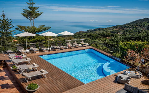 Villa Provenza 12+4: Svømmepøl, Udvej, Udendørs Møbler, Eco Hotel, Hav, Liggestol, Paraply, Ocean, Hotel, Fritid