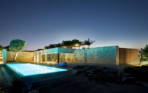 Villa Majoli 9: Svømmepøl, Kompositmateriale, Udvej, Estate, Eco Hotel, Landscaping, Villa, Water Feature, Design, Hotel