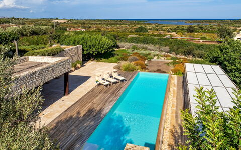 Villa Majoli 9: Blå, Svømmepøl, Udvej, Eco Hotel, Fritid, Udendørs Møbler, Skygge, Landscaping, Villa, Ferieby