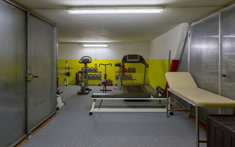 Villa Guidi 10: Gulvbelægning, Etage, Loft, Værelse, Gym, Træningsudstyr, Øvelse Maskine