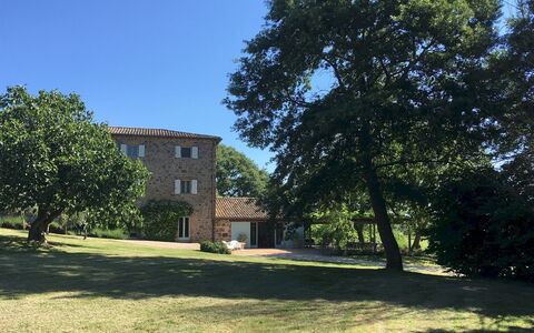 Villa Carmeli 12+2: Træ, Hjem, Land Lot, Estate, Lawn, Sommerhus, Have, Stuehus, Landscaping, Gård