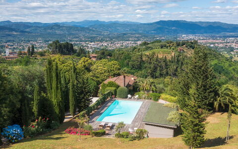 Villa Marraccini 8: Bjerg, Bakke, Highland, Svømmepøl, Hill Station, Fritid, Bjergkæde, Eco Hotel, Evergreen