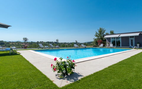 Villa Atmosfere 8: Svømmepøl, Blå, Udvej, Fritid, Have, Landscaping, Skygge, Udendørs Møbler, Eco Hotel, Lawn