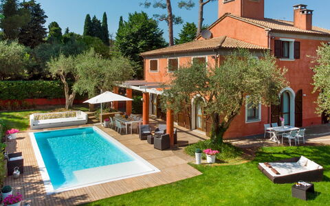 Villa Rossa 12: Svømmepøl, Hjem, Udvej, Boligområde, Hus, Estate, Stol, Eco Hotel, Hacienda, Villa