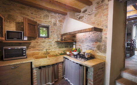 Casa di Pan 6: Træ, Indretning, Møbel, Køkken, Gulvbelægning, Countertop, Køkken Apparat, Hjem, Etage, Større Bandage
