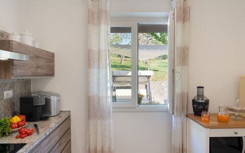 Villa Cristina 3: Møbel, Indretning, Træ, Gulvbelægning, Etage, Køkken, Hjem, Større Bandage, Køkken Apparat, Countertop