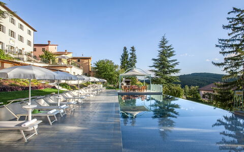 Villa Cappelletti 16+2: Svømmepøl, Udendørs Møbler, Udvej, Fritid, Liggestol, Ferieby, Stol, Eco Hotel, Hotel, Villa