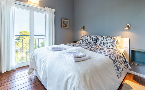 Villa nel Blu 8: Seng, Soveværelse, Sengetøj, Sengetøj, Indretning, Møbel, Sengetøj, Etage, Gulvbelægning, Bed Frame