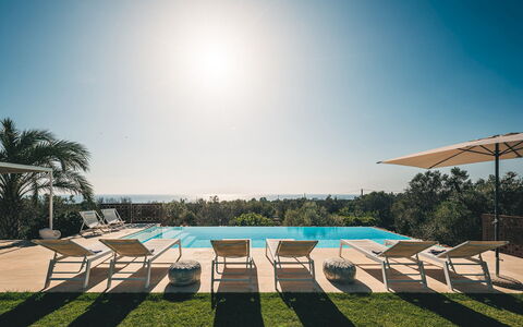 Villa la Pupazza 8: Svømmepøl, Udvej, Udendørs Møbler, Skygge, Eco Hotel, Liggestol, Tropics, Stol, Landscaping