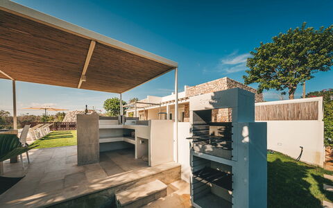 Villa la Pupazza 8: Urban Design, Kompositmateriale, Skygge, Landscaping, Dagslys, Altan, Backyard