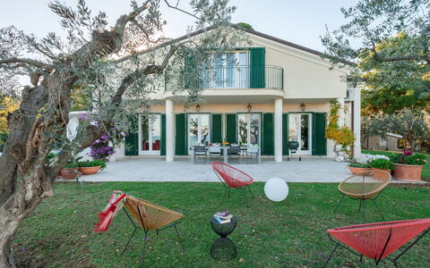 Villa Lucente 6+2: Hjem, Hus, Dør, Lawn, Have, Estate, Gård, Skygge, Landscaping, Hacienda