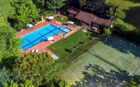 Tenuta Contessa Chiara 17: Svømmepøl, Udvej, Estate, Eco Hotel, Hacienda, Fugleperspektiv, Villa, Landscaping, Have, Parkere