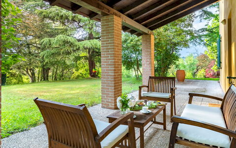 Tenuta Contessa Chiara 17: Møbel, Træ, Veranda, Stol, Udendørs Møbler, Bord, Have, Hjem, Skygge, Udendørs Bord