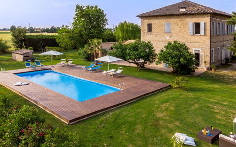Villa Rustica 8: Svømmepøl, Estate, Udvej, Stuehus, Lawn, Have, Hacienda, Landscaping, Villa, Eco Hotel