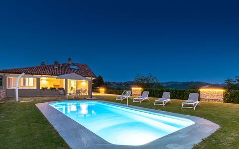 Tramonto Albese 4: Blå, Svømmepøl, Udvej, Stuehus, Estate, Eco Hotel, Sommerhus, Villa, Hacienda, Landscaping