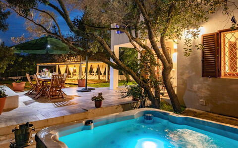 Casa Valentina 6: Svømmepøl, Udvej, Møbel, Nat, Belysning, Udendørs Møbler, Eco Hotel, Landskab Belysning, Blomsterkrukke, Estate