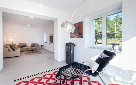 Villa Petrillo 6: Møbel, Indretning, Gulvbelægning, Etage, Væg, Loft, Træ, Værelse, Belysning, Stue