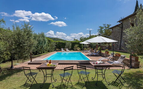 Podere Montioni 6+2: Svømmepøl, Estate, Eco Hotel, Hacienda, Udvej, Villa, Landscaping, Stuehus, Hotel, Udendørs Møbler