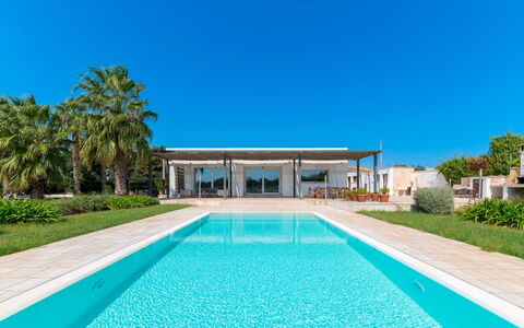 Villa i Chiani 8: Svømmepøl, Udvej, Estate, Kompositmateriale, Eco Hotel, Skygge, Hacienda, Fritid, Villa, Landscaping