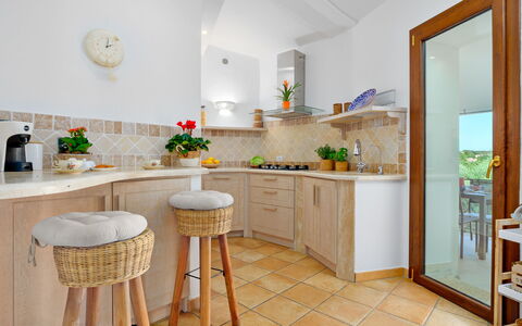 Villa la Marina 5+1: Indretning, Møbel, Træ, Gulvbelægning, Etage, Countertop, Køkken, Loft, Hjem, Værelse