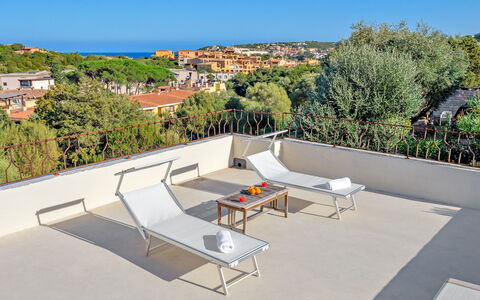 Villa la Marina 5+1: Udendørs Møbler, Møbel, Stol, Skygge, Have, Altan, Eco Hotel, Svømmepøl, Landscaping, Gård