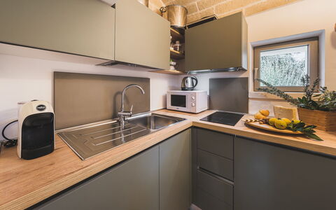 Trulli Biancapetra 8+2: Køkken Apparat, Køkken, Countertop, Større Bandage, Husholdningsapparat, Indretning, Cabinetry, Komfur, Møbel, Komfur