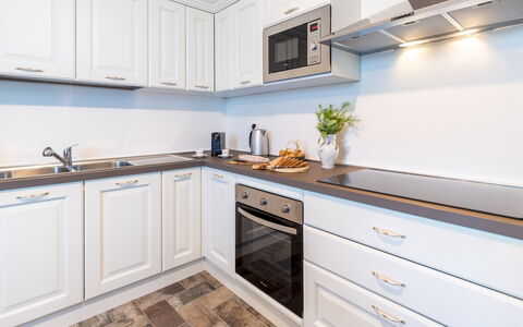 Casa Leonarda 8+2: Køkken, Countertop, Træ, Cabinetry, Større Bandage, Køkken Apparat, Indretning, Gulvbelægning, Hjem, Tap