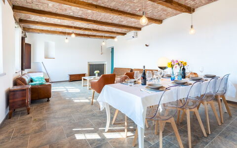 Casa Leonarda 8+2: Møbel, Træ, Bord, Indretning, Gulvbelægning, Stol, Køkken & Spisebord, Etage, Spisestue, Loft
