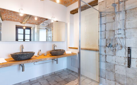 Casa Leonarda 8+2: Sanitærarmatur, Gulvbelægning, Indretning, Etage, Loft, Badeværelse, Belysning, Tap, Vvs, Spejl