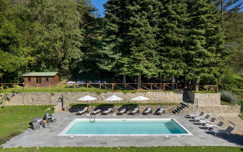 Villa la Rassinata 8: Udendørs Møbler, Svømmepøl, Have, Landscaping, Flise, Eco Hotel, Udvej, Skygge, Paraply, Parkere