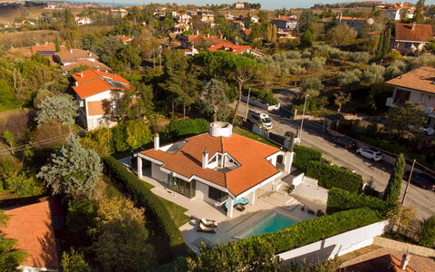 Villa Vae Victis 6: Bygning, Tag, Boligområde, Hus, Hjem, Kvarter, Arkitektur, Stad, Forstad, Menneskelig Bosættelse