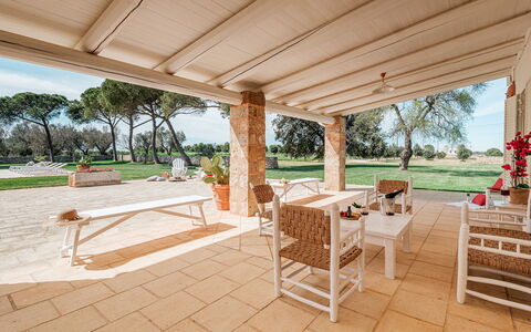 Masseria Samali 14+4: Have, Skygge, Estate, Udvej, Udendørs Møbler, Landscaping, Lawn, Hacienda, Backyard, Udendørs Struktur
