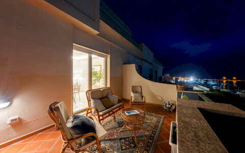 Nova Domus 6: Lejlighed, Altan, Bejdse, Stueplante, Stol, Hotel, Penthouselejlighed, Blomsterkrukke