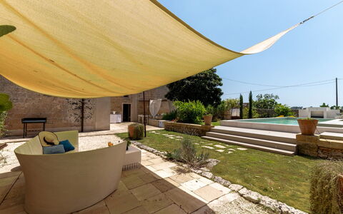 Masseria Muto 6: Skygge, Svømmepøl, Udendørs Møbler, Flise, Hacienda, Backyard, Udendørs Struktur, Stol, Gårdsplads, Flise
