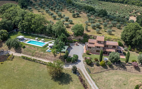 Villa Pianello 10: Boligområde, Hus, Estate, Hjem, Have, Hacienda, Stuehus, Lawn, Villa, Landscaping